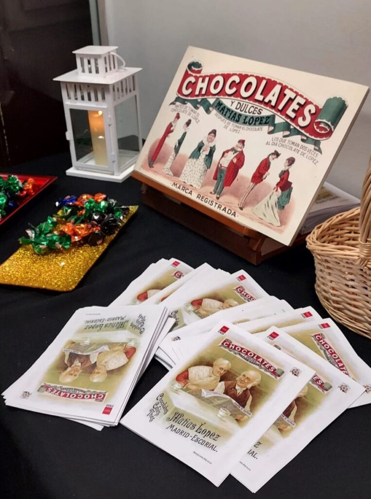 Carteles publicitarios de los Chocolates Matías López.